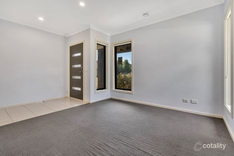 Property photo of 17 Dashing Road Craigieburn VIC 3064