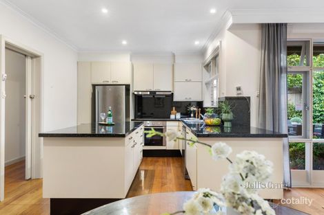 Property photo of 294 Waverley Road Mount Waverley VIC 3149