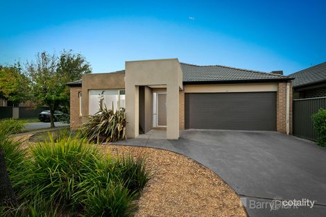 Property photo of 38 Darwin Way Pakenham VIC 3810