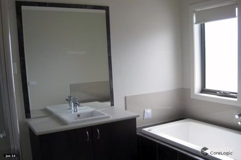 Property photo of 2 Scheffer Crescent Croydon VIC 3136