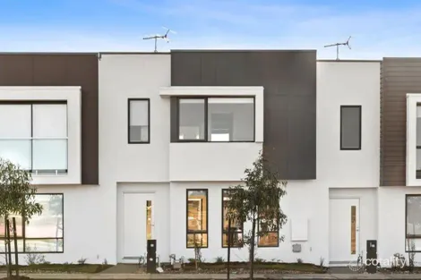 25 Parkfield Bvd, Charlemont, VIC 3217