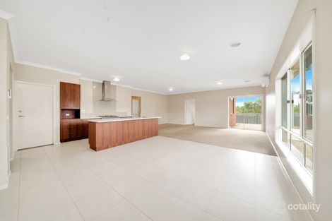 Property photo of 132 Kinglake Drive Manor Lakes VIC 3024