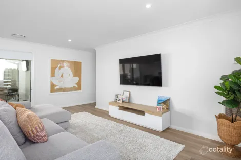 Property photo of 88 Indigo Drive Lloyd NSW 2650