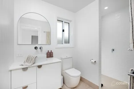 Property photo of 88 Indigo Drive Lloyd NSW 2650