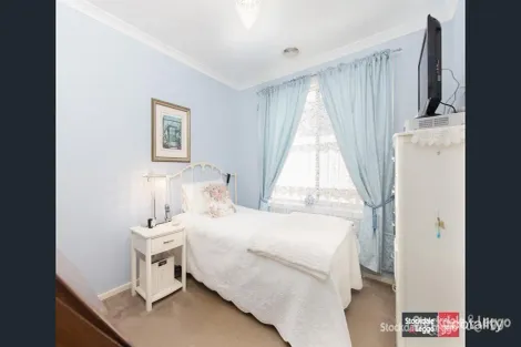 Property photo of 4 Grassdart Street Tarneit VIC 3029