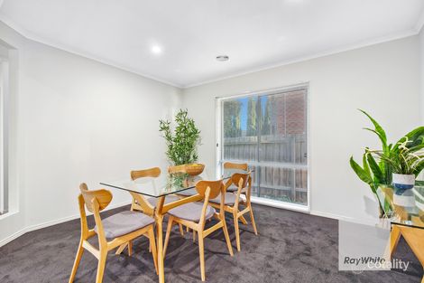 Property photo of 5 Pratt Close Taylors Lakes VIC 3038