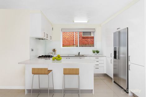 Property photo of 2/26 Kooloora Avenue Freshwater NSW 2096