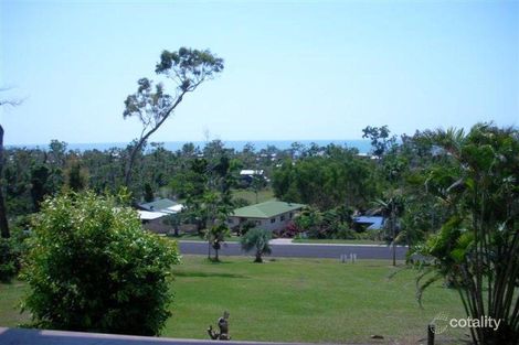 25 Dunkalli Cres, Wongaling Beach, QLD 4852