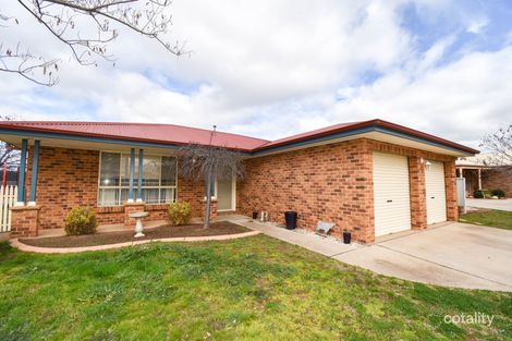 Property photo of 8 Ullathorne Close Windradyne NSW 2795