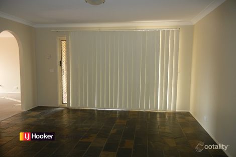 Property photo of 5 Elliot Place St Helens Park NSW 2560