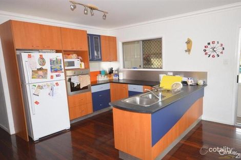 Property photo of 17 Dunn Road Avenell Heights QLD 4670