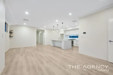 Property photo of 8 Mudstone Road Treeby WA 6164