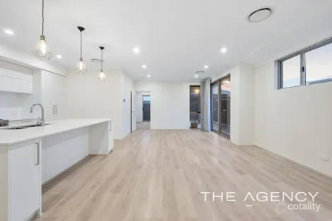 Property photo of 8 Mudstone Road Treeby WA 6164