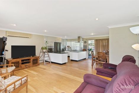 98 Peverell St, Hillcrest, QLD 4118