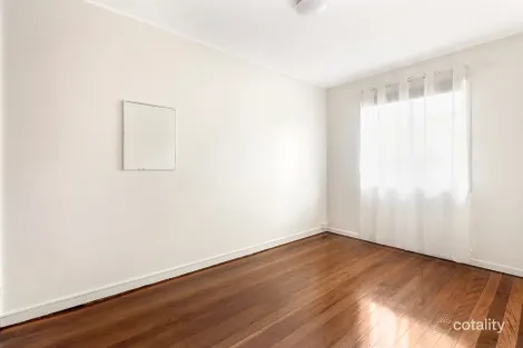 Property photo of 2/802 Pacific Parade Currumbin QLD 4223