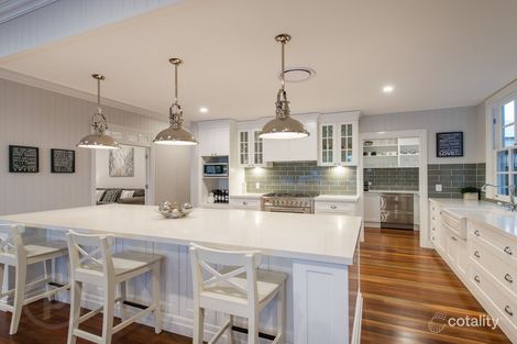 Property photo of 13 Framont Avenue Holland Park QLD 4121