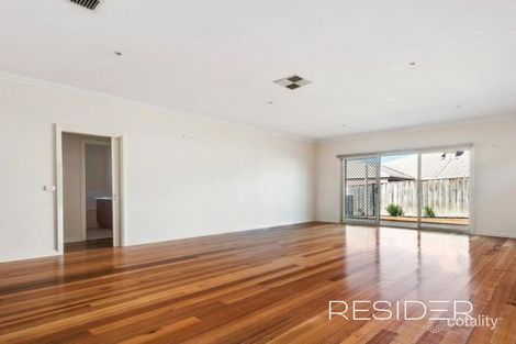 Property photo of 8 Dargo Crescent Doreen VIC 3754