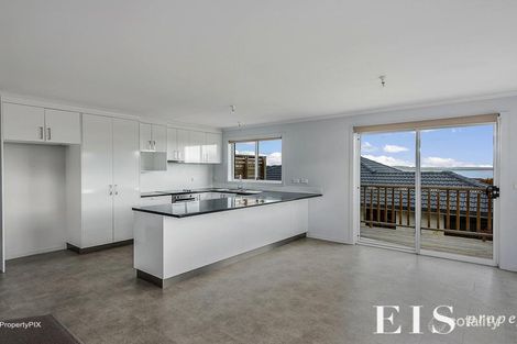 Property photo of 1/9 Myuna Road Blackmans Bay TAS 7052