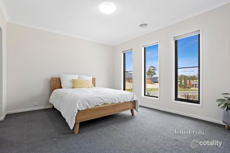 Property photo of 8 Acacia Court McKenzie Hill VIC 3451