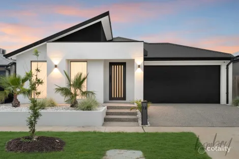 19 Gladstone St, Mickleham, VIC 3064