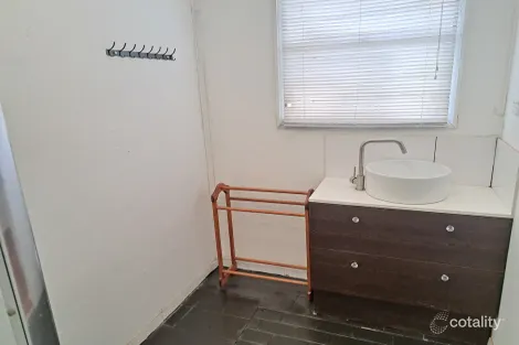 Property photo of 32 Valepark Crescent Cranbourne VIC 3977