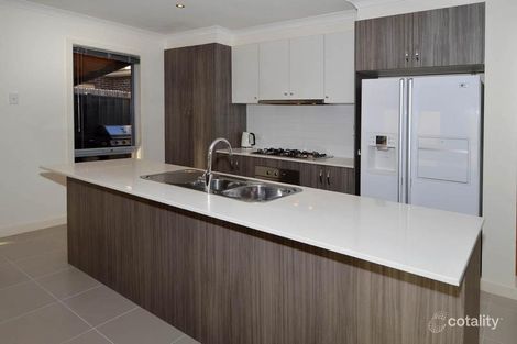 Property photo of 5 Emmetts Mews Deer Park VIC 3023