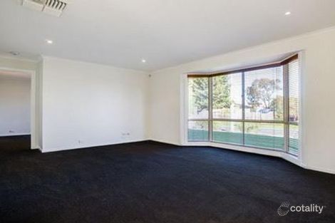 Property photo of 6 Zebra-Finch Court Hoppers Crossing VIC 3029