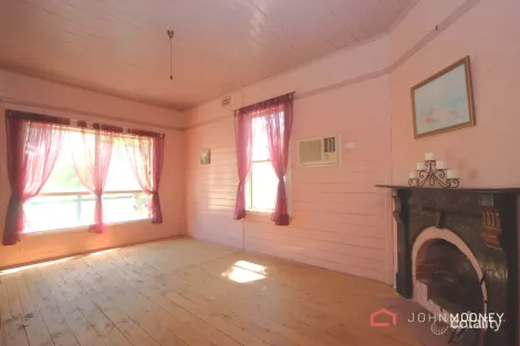 Property photo of 35 Moore Street Ganmain NSW 2702