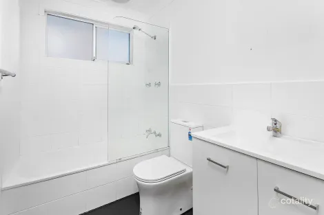 Property photo of 2/11 Owen Street Bulli NSW 2516