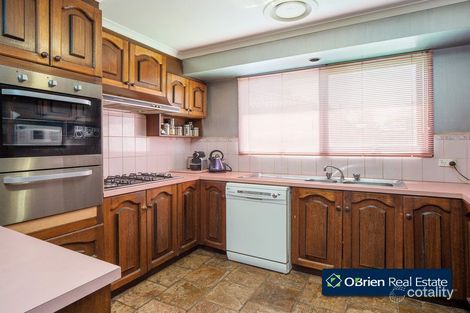 Property photo of 28 Robinson Crescent Hampton Park VIC 3976