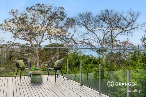 Property photo of 36 Arthurs Avenue McCrae VIC 3938