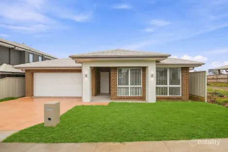 7 Pierro St, Menangle Park, NSW 2563