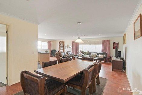 Property photo of 7 Cardiff Grove Cranbourne East VIC 3977