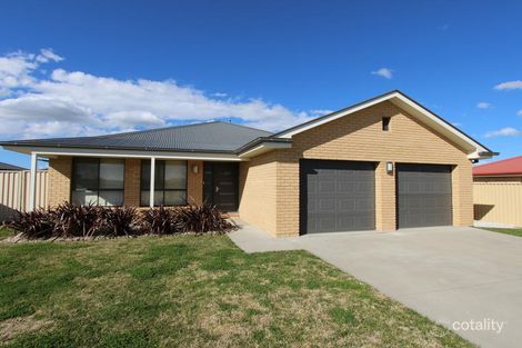 Property photo of 13 Willott Close Eglinton NSW 2795