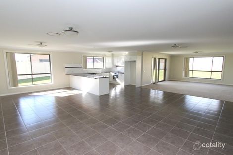 Property photo of 13 Willott Close Eglinton NSW 2795