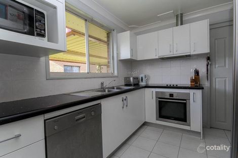 Property photo of 3 Caesar Close Prairiewood NSW 2176