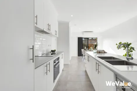 Property photo of 22/205 James Mirams Drive Roxburgh Park VIC 3064