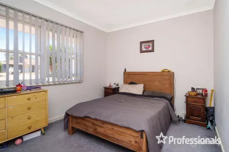 Property photo of 5 Halland Way Westminster WA 6061