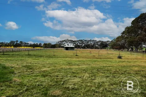 6822 Mortlake-Ararat Rd, Rossbridge, VIC 3377