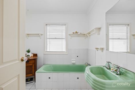 24 Bothwell St, Newtown, QLD 4350