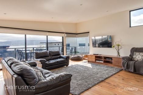 Property photo of 2/572 Oceana Drive Howrah TAS 7018