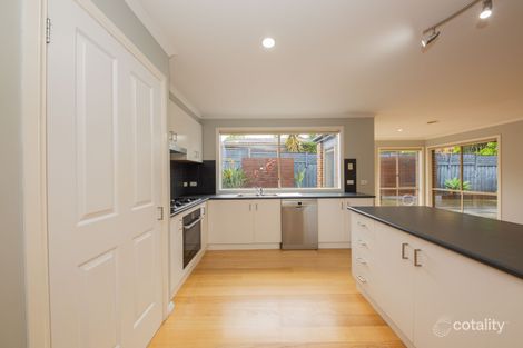 Property photo of 35 Cunneen Crescent Berwick VIC 3806