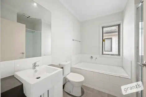 Property photo of 15 Llano Circuit Berwick VIC 3806