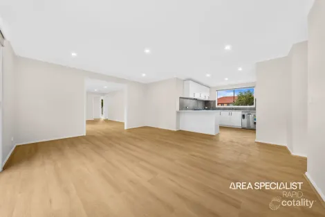 35 Godwin Cres, Cranbourne North, VIC 3977