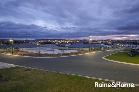 Property photo of 10 McGillan Drive Kelso NSW 2795