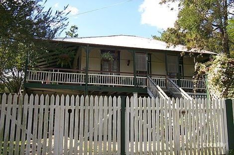 24 Morehead Ave, Norman Park, QLD 4170
