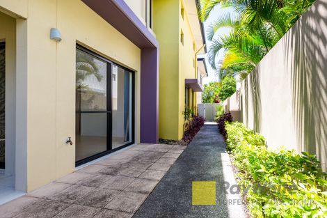 Property photo of 6109 Lugano Drive Hope Island QLD 4212