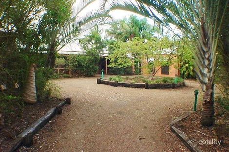 90 Dampier St, Barellan Point, QLD 4306