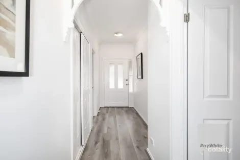 Property photo of 41 Dahlia Drive Caroline Springs VIC 3023