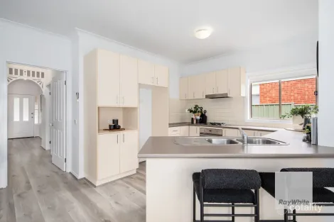 Property photo of 41 Dahlia Drive Caroline Springs VIC 3023